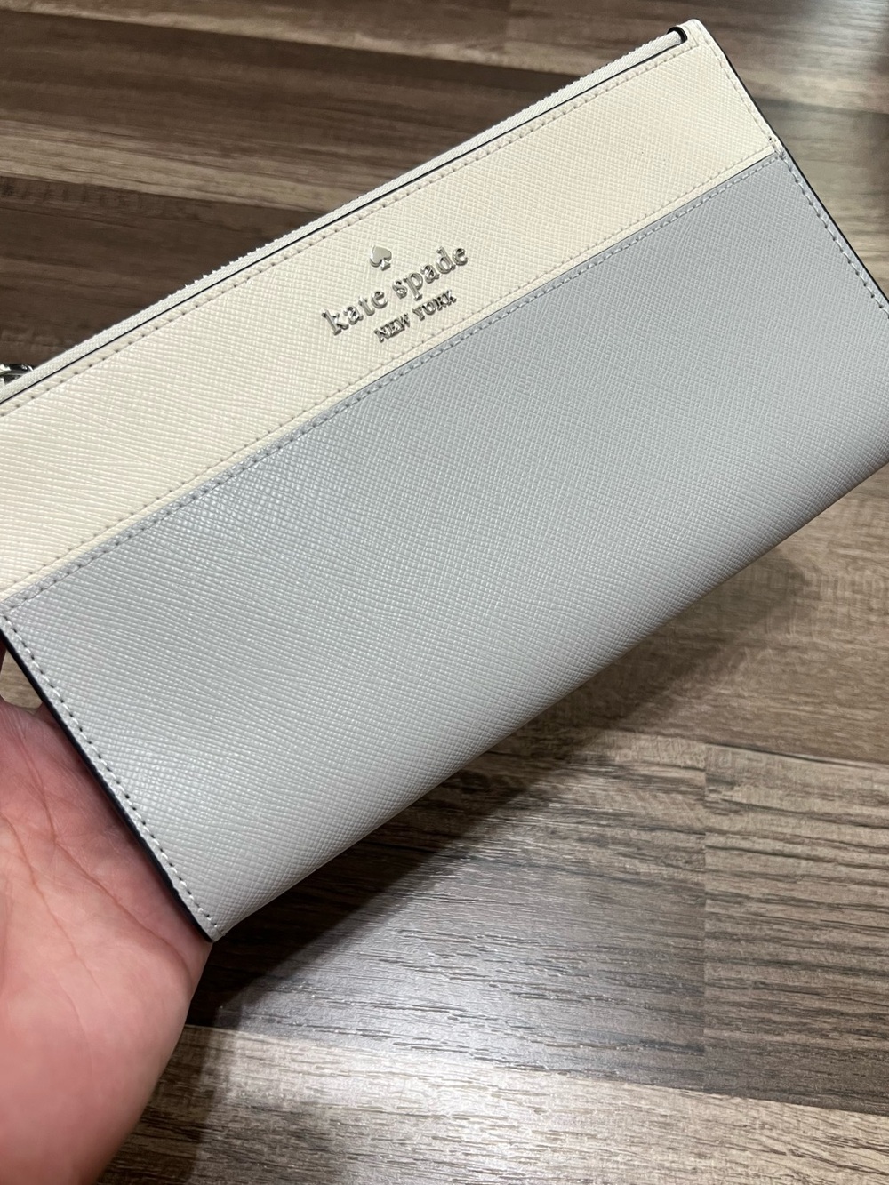 Kate Spade Two-Tone double Zip Wallet in Cream & Light Gray